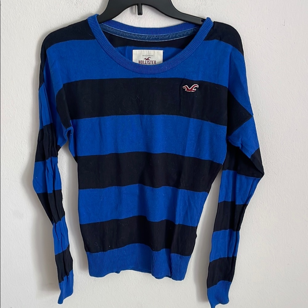 Hollister Blue and Black Crew Neck Sweater